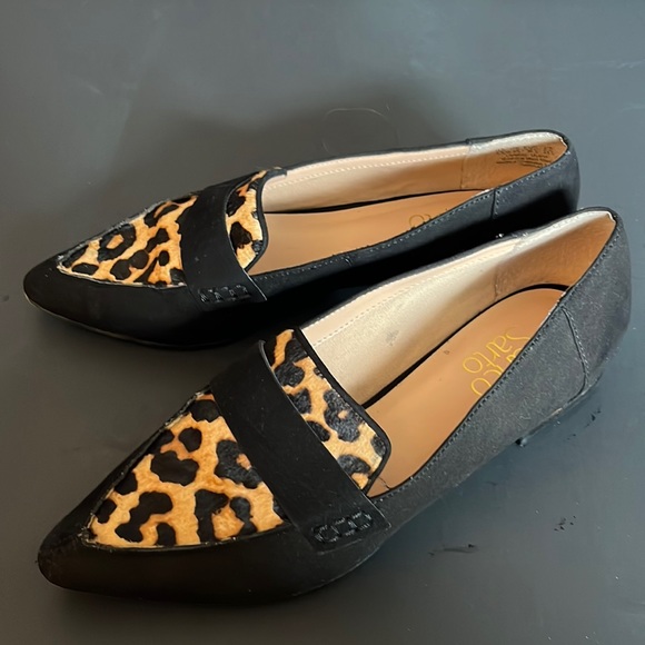 Franco Sarto Size 6.5 Suede Leopard Flats - Picture 2 of 6